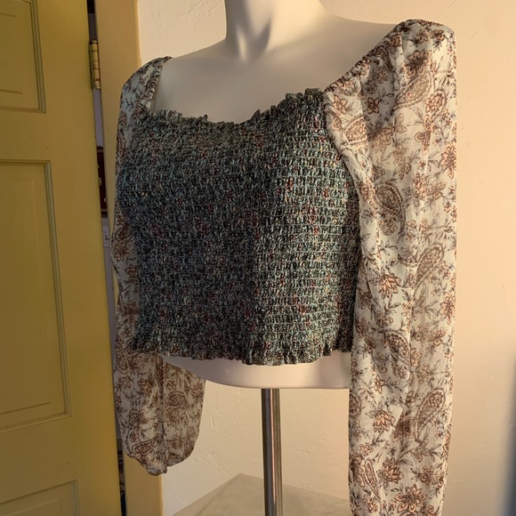 AEO Smocked Peasant Floral Top - Picture 2 of 3